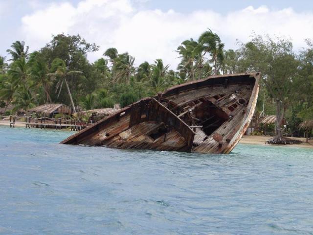 Wrack - Island Pangamoito, Tonga