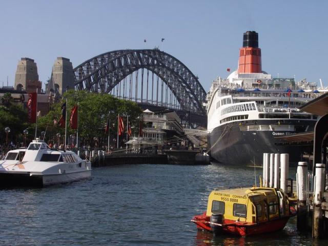 Harbour Bridge & Queen Elizabeth II - Sydney, OZ