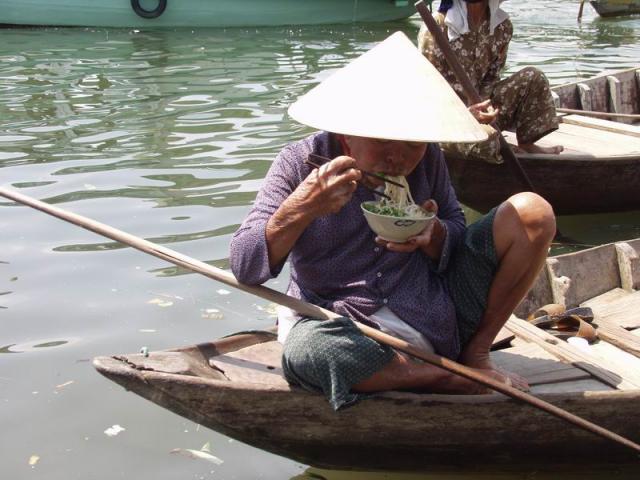Lunch break - Floating market Hoi An, Central Vietnam