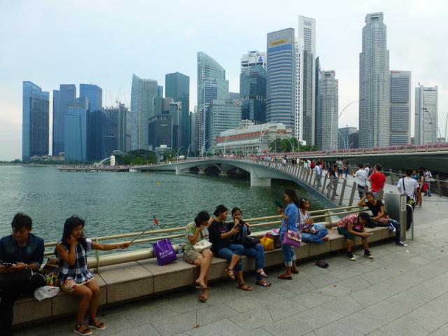 Lunchbreak on Sunday - Esplanade, Singapore