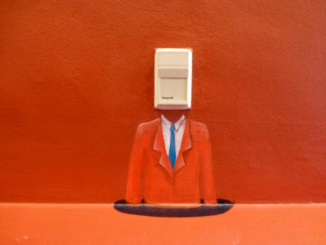 Electric head - Wall in Esplanade Theatres, Singapore