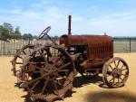    Rusty traktor - Roadhouse The crooky carrot, Dunsborough, Western Australia