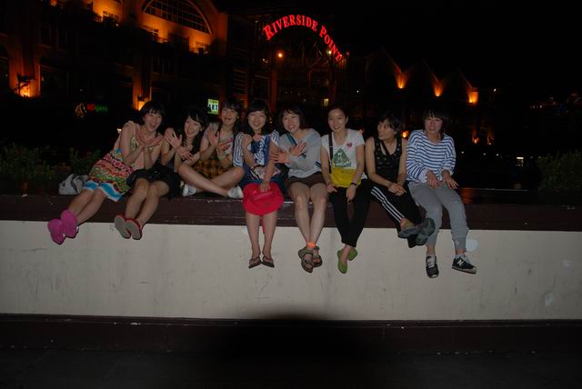 Girlgroup having fun - Riverside Point, Singapore