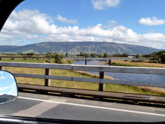 Bridge over Clutha River - Balcluther, South NZ