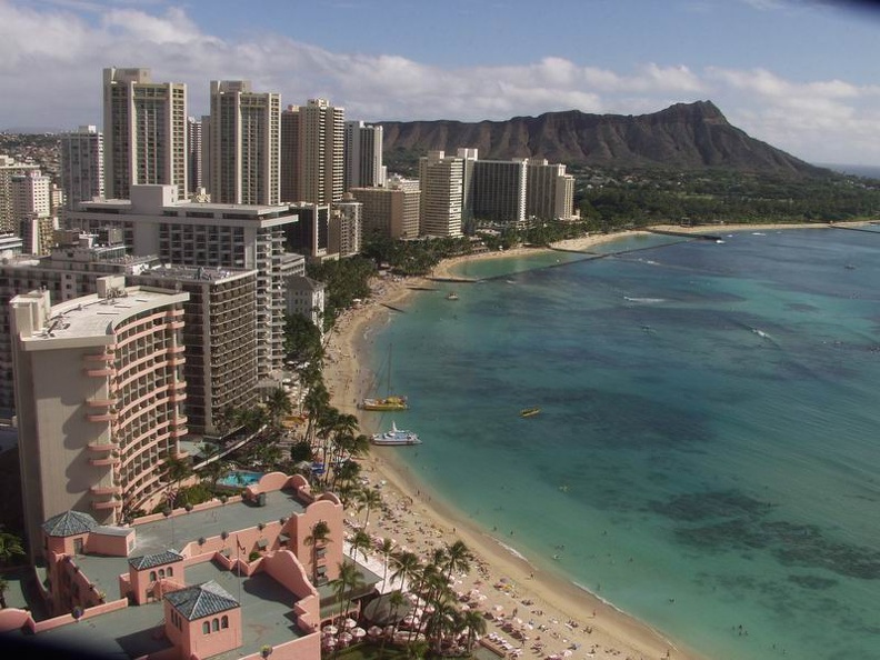 Waikiki_Beach_Honolulu_Oahu.jpg