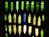 fenetre bouteille - F. Hundertwasser, Kawakawa, NZ Northland