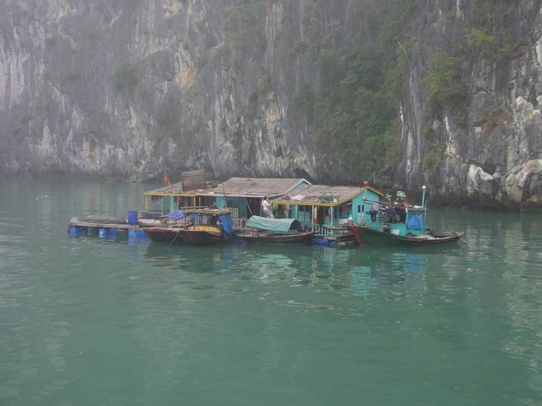 Small_fishing_village_Halong_Bay_Gulf_of_Tonkin_Northeast_Vietnam.jpg