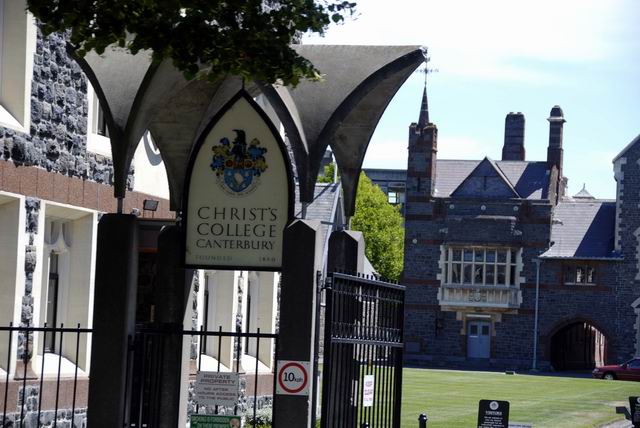 Entrance_of_Christ_s_College_Christchurch_NZ.jpg