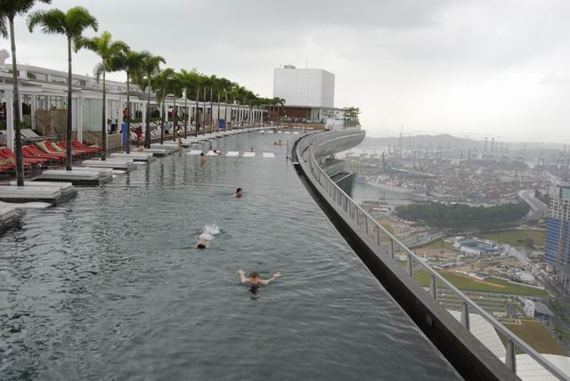 150_meter_Pool_Marina_Bay_Sands_Hotel_Singapore.jpg