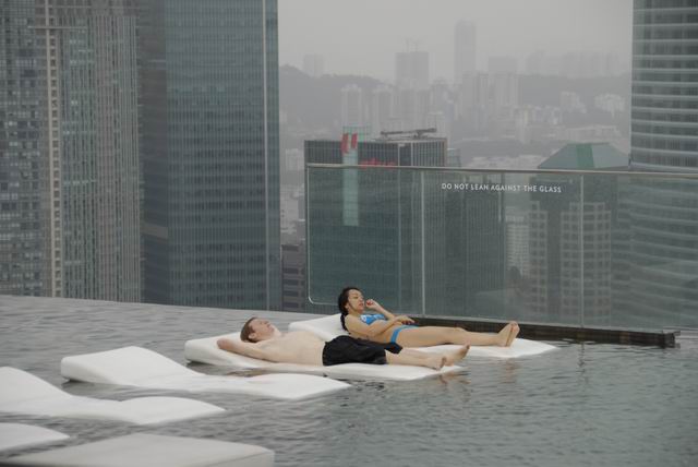 Pool_picture_relax_Marina_Bay_Sands_Hotel_Singapore.jpg